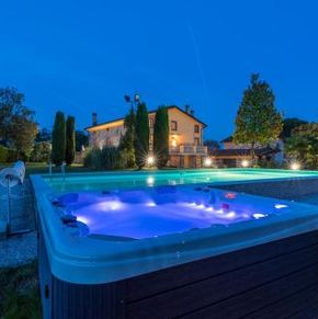 NearBy Hotel