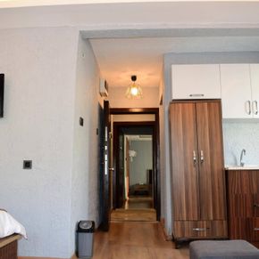 NearBy Hotel