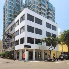 NearBy Hotel