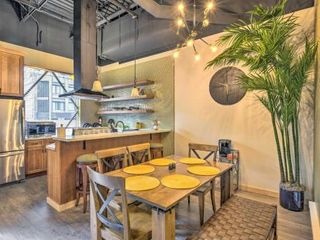 Фото отеля Modern Downtown Apt - Walk to Parks and Cafes!