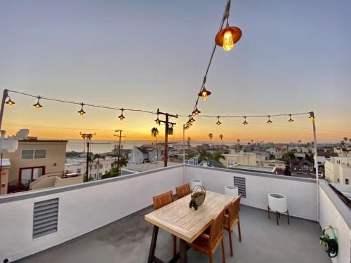 Photo of Superb Long Beach House Steps to Sand w/ Roof Deck