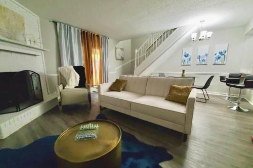 Photo of Modern Designer Townhouse 2Br Ideal for Long Stays!