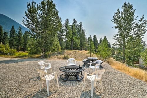 Photo of Wilderness Glamping Remote Eureka Tiny Home!