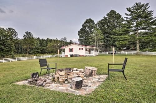Photo of Waterfront Dunlap Cottage Large Yard and Views