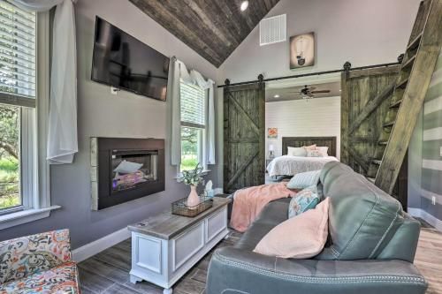 Photo of Cozy Spring Branch Cottage in Hill Country!