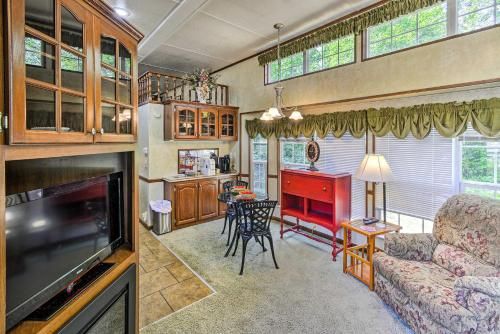 Photo of Cozy Gig Harbor Cottage, 2 Mi to Case Inlet!