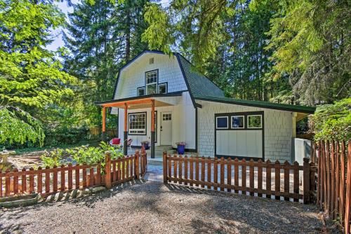 Photo of Quaint Lake Cushman Cottage with Private Access