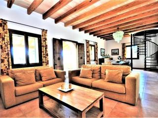 CAS BORRASSOS- Finca con piscina privada y vistas despejadas