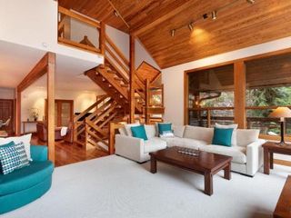 Hotel pic Luxury 5 Bedroom Blueberry Chalet