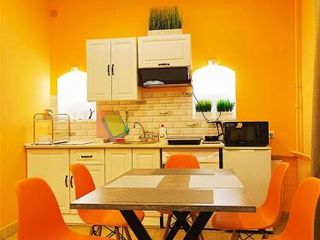 First Floor Warm Welcome Apartment on Malaya Morskaya