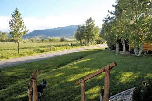 Dog Friendly Ty’s Cabin by AAA Red Lodge Rentals