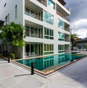 NearBy Hotel