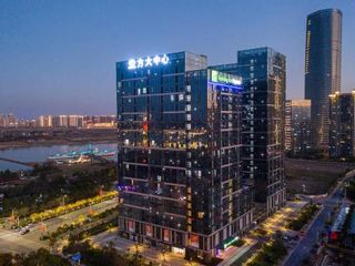 Фото отеля Holiday Inn Express Nanchang Riverside, an IHG Hotel