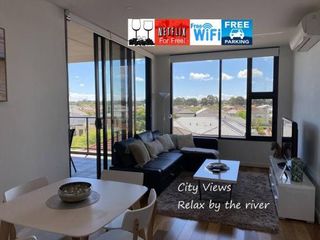 Hotel pic BEAUTIFUL CITY VIEWS CLOSE CITY AIRPORT FREE WINE