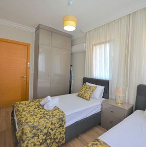 NearBy Hotel