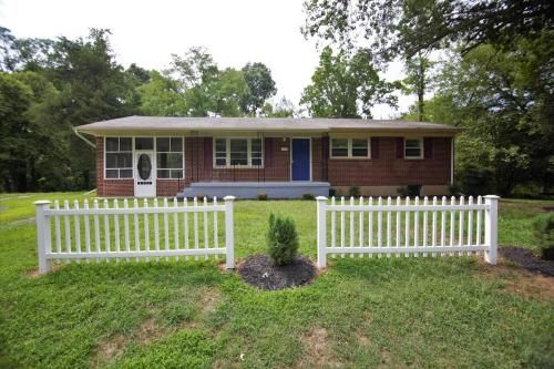 Photo of The Hidden Wooded Ranch - Close to LU, Downtown and U of Lynchburg - 3BD-1BA