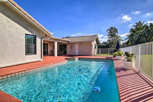 Photo of Coral Springs Home with Proximity to Golf and Beaches!