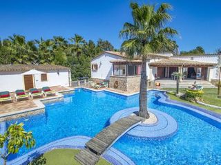 Villa Pinos by Villa Plus