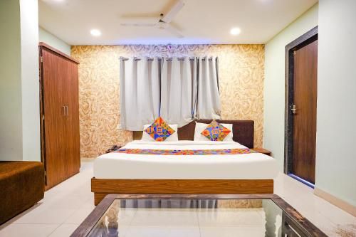 Capital O 87872 Hotel Maya