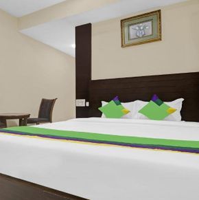 NearBy Hotel