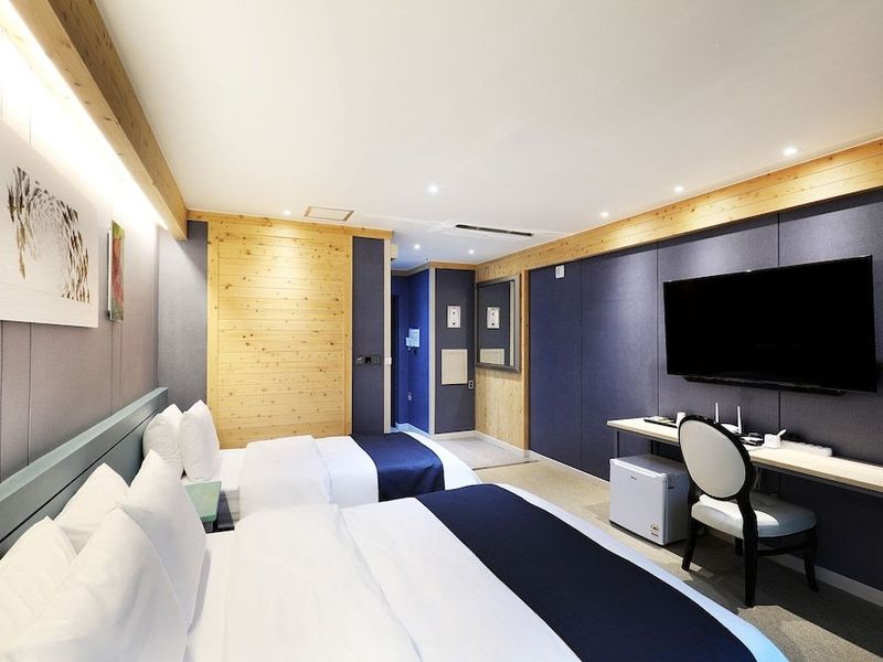 Hotel Photo 9