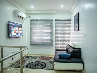 Hotel pic 4 Bedroom Duplex-24Hrs Electricity/WIFI/Security
