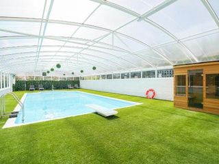 Фото отеля Spa home with pool sauna hottub & cocktail bar