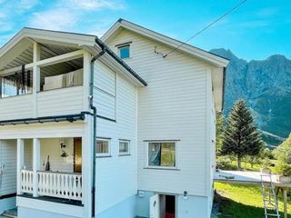 Hotel pic Two-Bedroom Holiday home in Laupstad 4