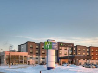 Фото отеля Holiday Inn Express & Suites - Moose Jaw, an IHG Hotel