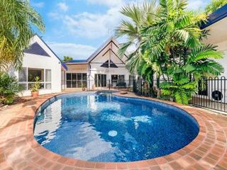 Фото отеля An Absolute Poolside Break by Casuarina Beach