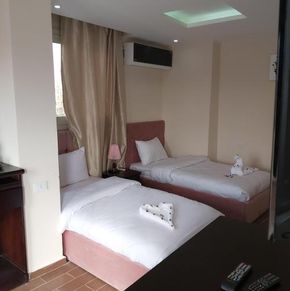 NearBy Hotel