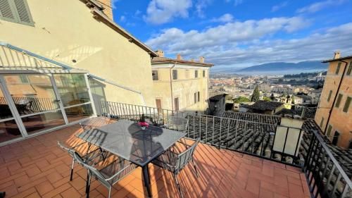 Central Spoleto 6 guests apt with terrace