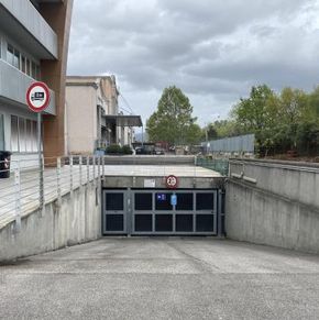 NearBy Hotel