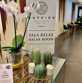 NearBy Hotel