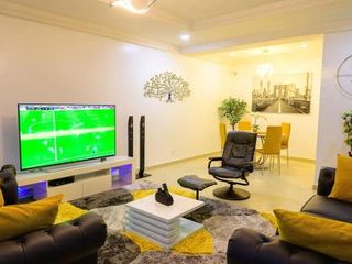 Hotel pic Luxury 4 Bedrooms Apartment 24Hrs Elect/WIFI/Security