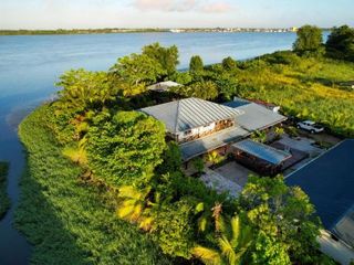 Hotel pic Sutopia Holiday Resort