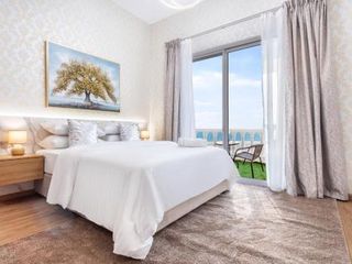 Hotel pic Live and experience a stunning Sea View Studio