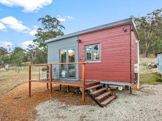 Фото отеля Tiny Home - Redbird