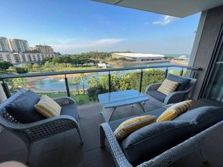Фото отеля Luxury Waterfront Stay 1bdr (breathtaking Views)