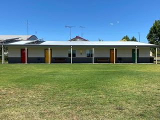 Фото отеля Airfield Tourist Park Temora