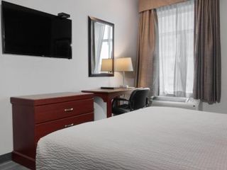 Hotel pic Premier Inn & Suites - Downtown Hamilton