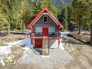 Фото отеля Brand New 3BR Cabin w/Indoor Fireplace and Laundry