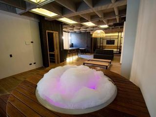 Hotel pic Deluxe Man cave with jacuzzy