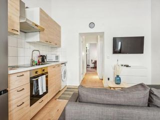 Фото отеля Beautiful 1 Bedroom apartment in Charlottenburg