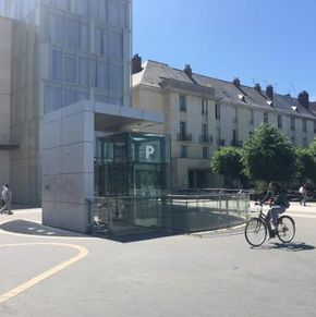 NearBy Hotel