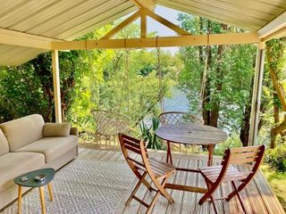 Фото отеля Chalet de charme sur une île à 30min de Paris