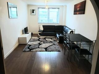 Фото отеля Spacious modern flat in Luton town centre