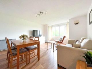 Фото отеля Lovely 2 bedroom apartment great transport links to Central London, th