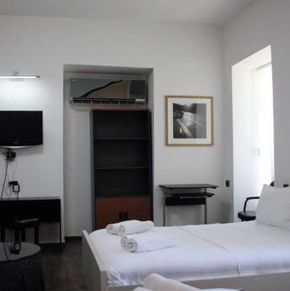 NearBy Hotel