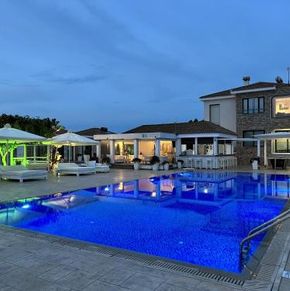 NearBy Hotel
